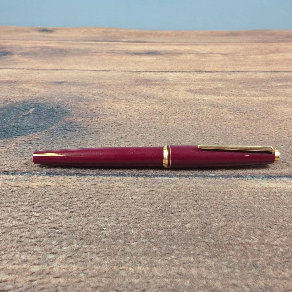 Montblanc Generation Fountain Pen Adult OS Burgundy Good 14K Gold Nib 585 Trim